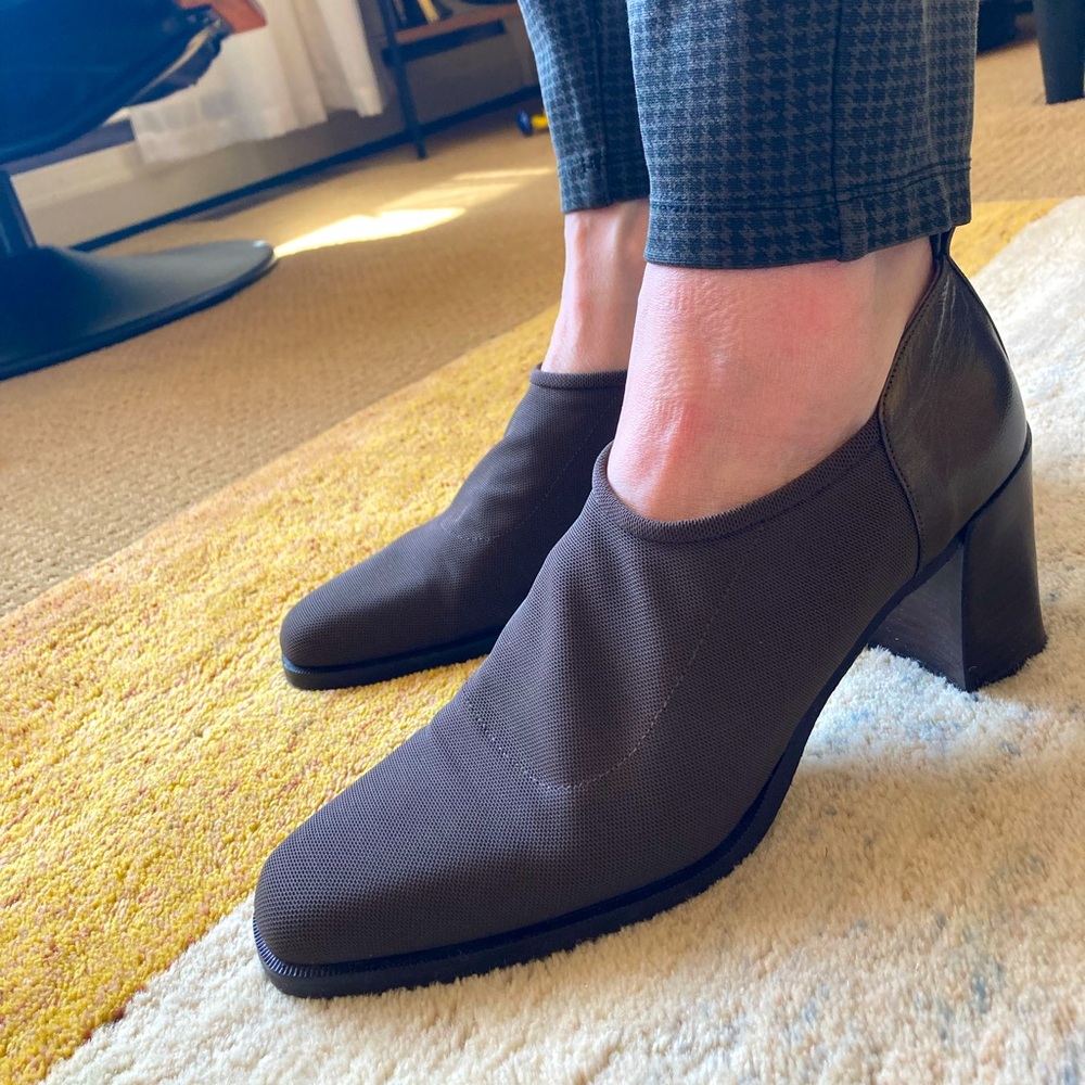 Donald J Pilner vintage block heel size 8